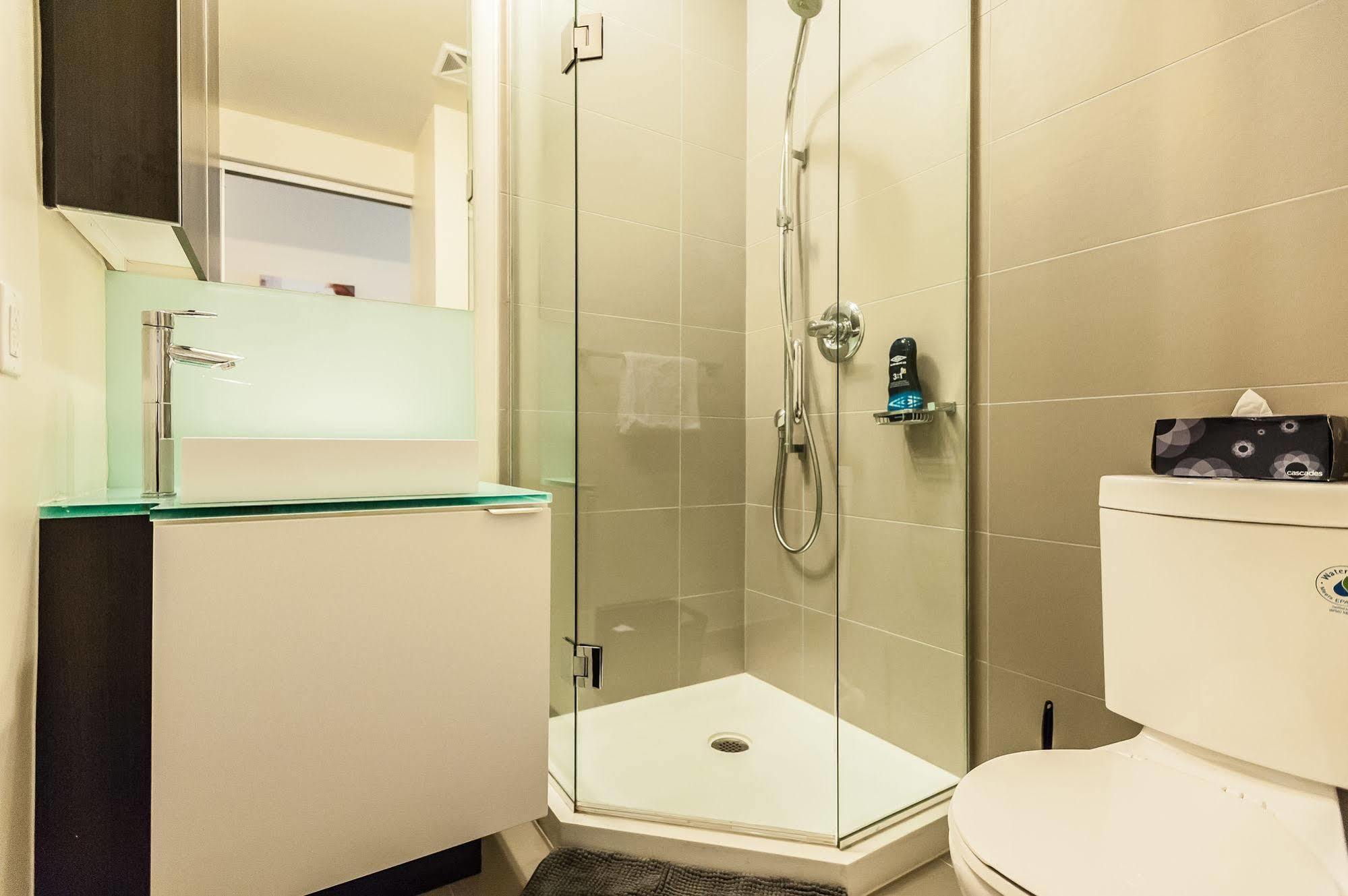 Life Suites Loft - Cn Tower Торонто Екстер'єр фото